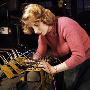 Women At War In Colour 010