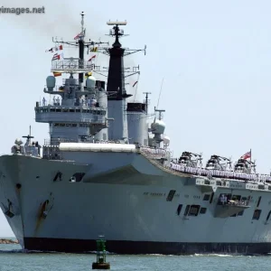 HMS Invincible (R05) arrives in Jacksonville, Fla.