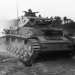 1310881-bundesarchiv_bild_183_j08365__ausbildung___berrollen_durch_panzer