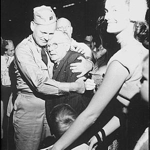 1953 September 14, Repatriated POW Captain, Fred Smith