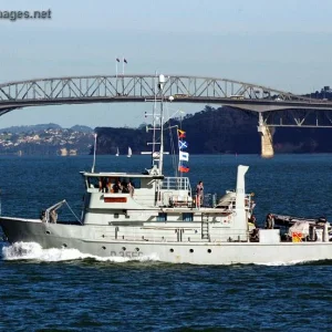 Inshore patrol craft HMNZS Hinau