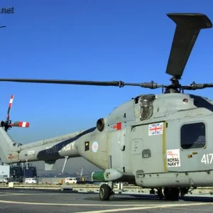 Royal Navy Lynx on frigate HMNZS TE MANA