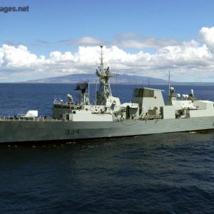 Frigate HMCS Regina (FFH 334) heads out to sea