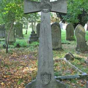 Hugh JONES  M C