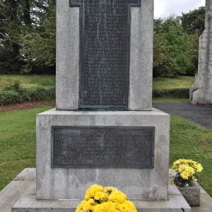 KIRKCOWAN WAR MEMORIAL (2)