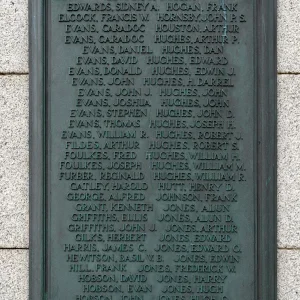 LLANDUDNO WAR MEMORIAL  WWI   (B)