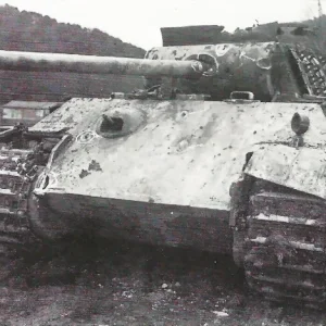 2743044