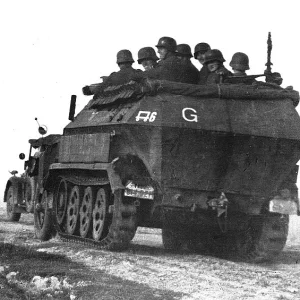 2743518