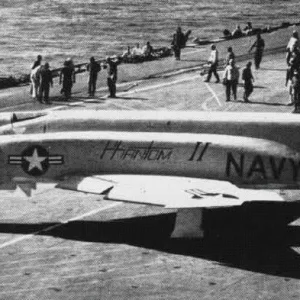 McDonnell_F4H-1F_Phantom_II_aboard_USS_Independence_(CVA-62),_in_1960