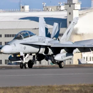 Mcdonnell-douglas-fa18-hornet-multirole-fighter_21