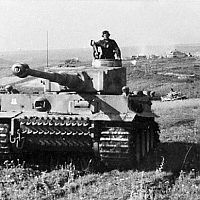 Bundesarchiv_Bild_101III-Zschaeckel-207-12_Schlacht_um_Kursk_Panzer_VI_Tiger_I-640x396