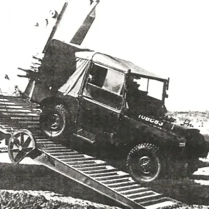 2743854