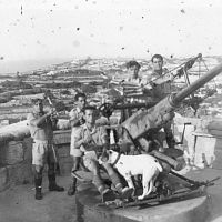 Maltese Gunner Crew 1942