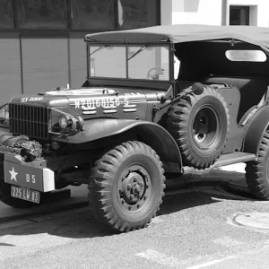 Dodge-T207-12-Ton-WC8-Radio-Command-Car.png