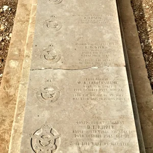 F44 EVAN BRUCE BEATTIE,  ROBERT THORPE,  RALPH OSWALD DYER,  WILLIAM ALEXANDER CRUICKSHANK,  DONALD EDWIN RIPPER
