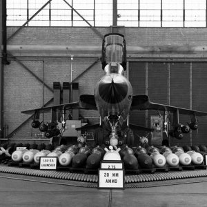 Republic F-105 Thunderchief weapons load