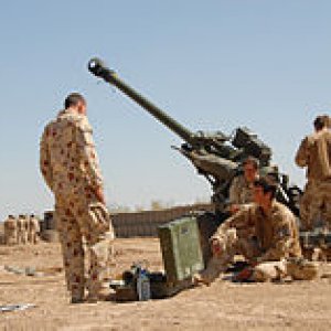 220px-Australian_gunners_Afghanistan_March_2009 - Copy.jpg