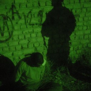 U.S. Army soldiers detain suspects in Iraq