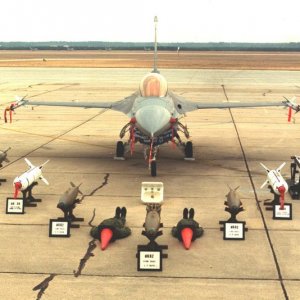 F 16 Bomb load