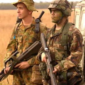 Australian army Signaller and US Army Pfc.