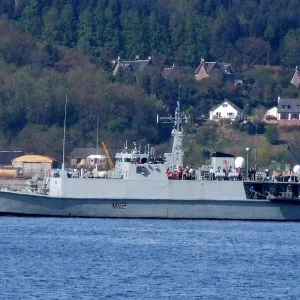 HMS Shoreham M112