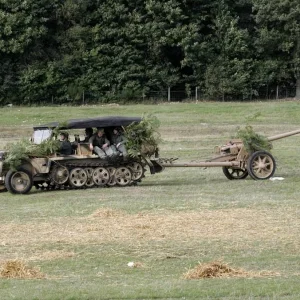 SdKfz 10 & 7.5-cm Pak 40