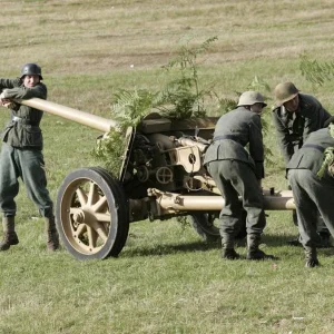 SdKfz 10 & 7.5-cm Pak 40