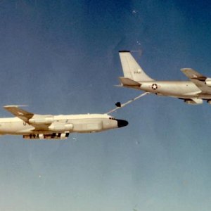 RC-135 refuelling