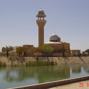 Mosque near Al Faw Palace