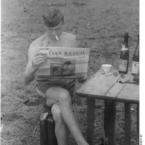 German soldier reading the newspaper in 1941