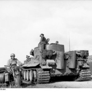 Tunesien Panzer VI Tiger und Krad