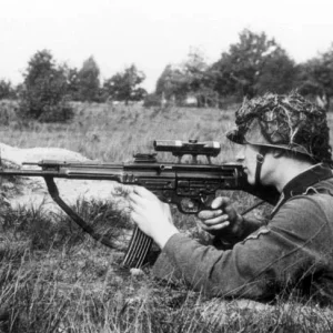 German Infantrymen with Sturmgewehr 44