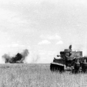 Bundesarchiv_Bild_101III-Groenert-019-23A_Schlacht_um_Kursk_Panzer_VI_Tiger