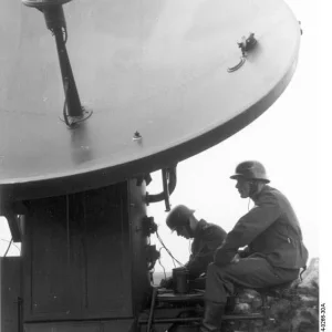 Bundesarchiv_Bild_101I-594-0266-30A_Im_Westen_W_rzburg_-Ger_t