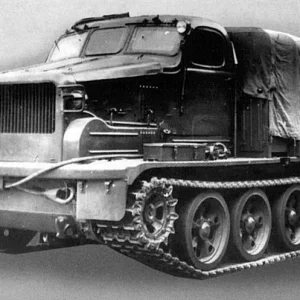 AT-T_Artillery_Prime_Mover1