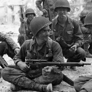 Soldiers of the US 80th Infantry Division