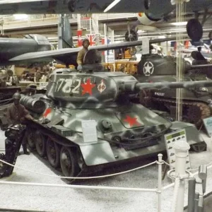 T_34-85_in_winter_camouflage_Sinsheim