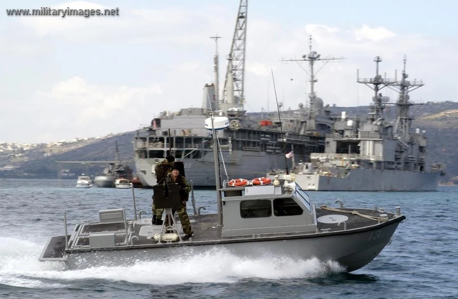 27-foot patrol boat