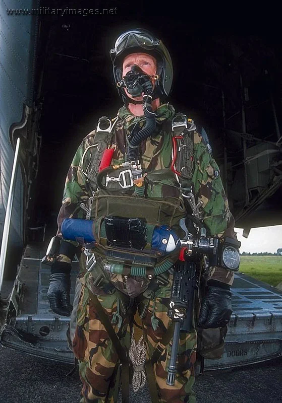 British Para with Equipment