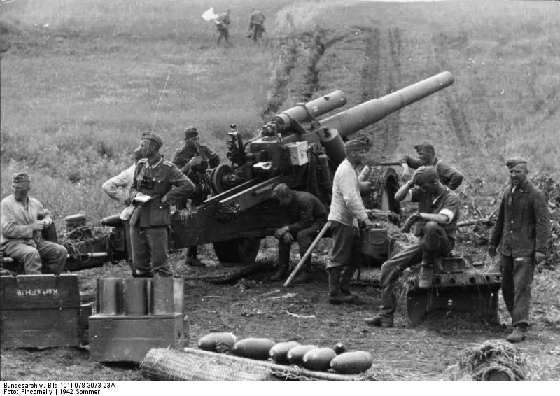 Bundesarchiv_Bild_101I-078-3073-23A_Russland_Kursk_Artillerie