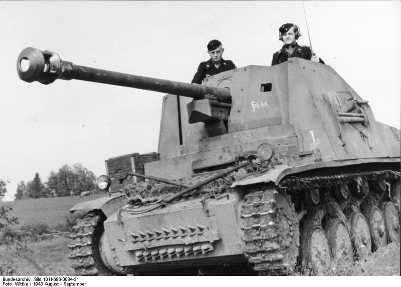 Bundesarchiv_Bild_101I-686-0084-31_Russland-Mitte_Panzerj_ger_Marder_II_