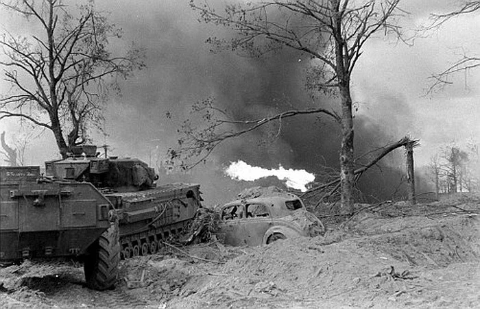 Churchill Crocodile (Flame Thrower)