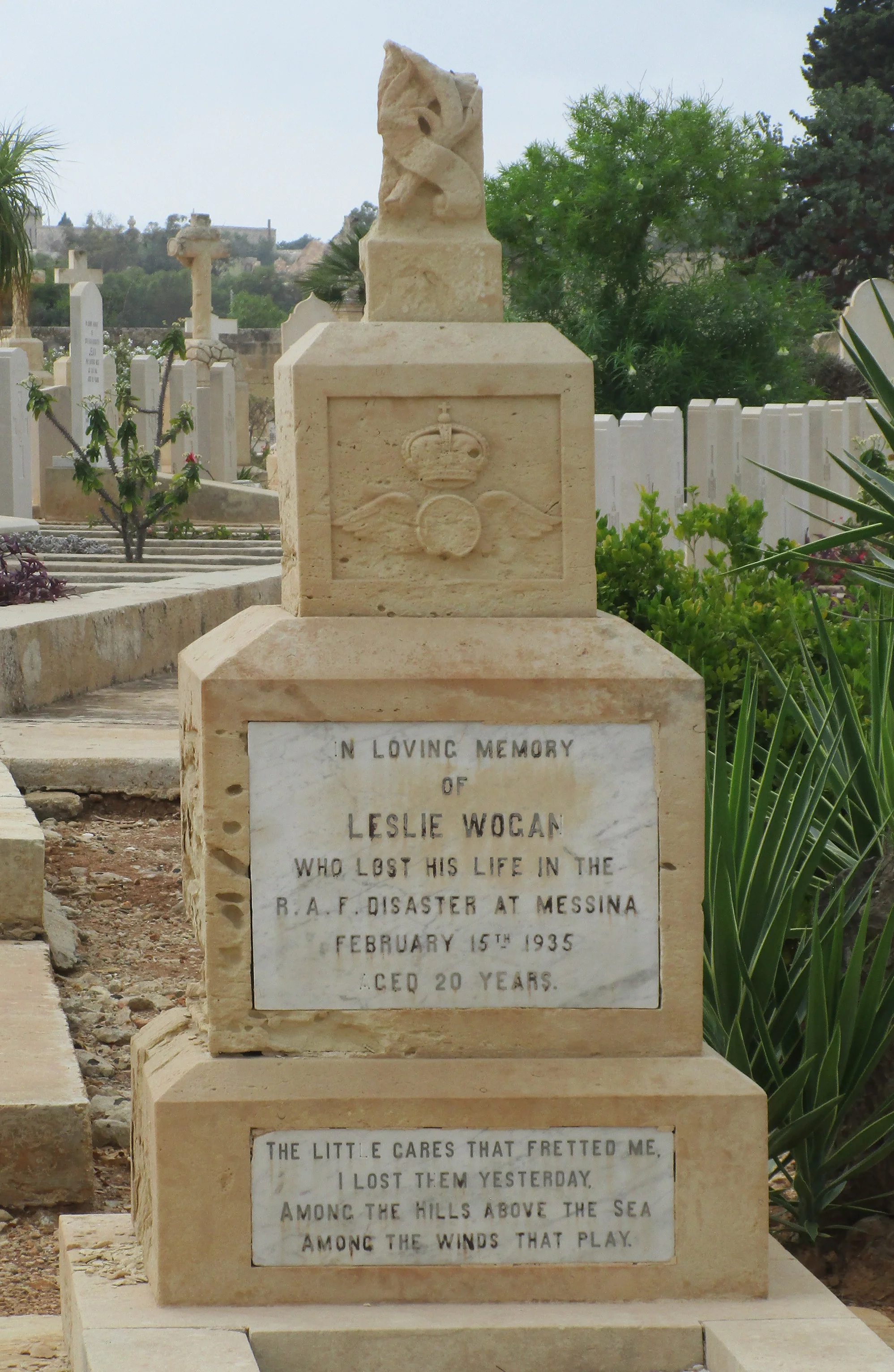 D653 LESLIE WOGAN