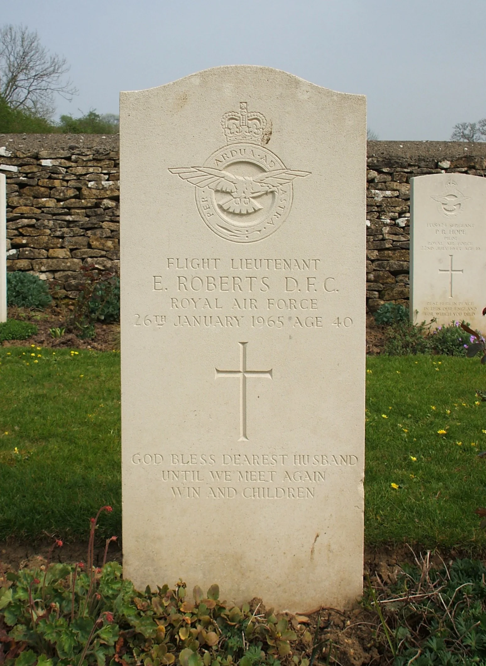 Edward ROBERTS  DFC