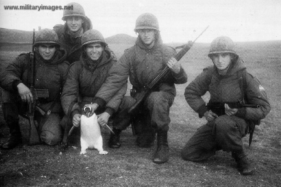 Five Argentine infantry conscripts