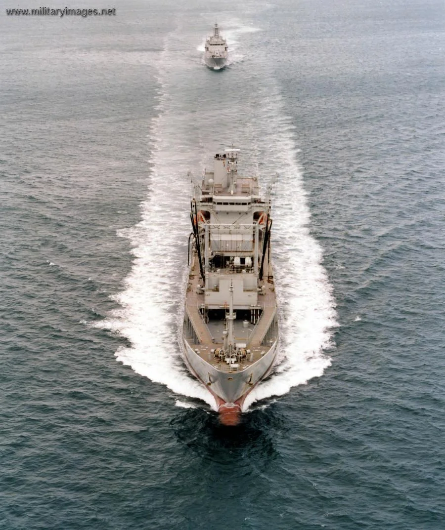 Frigate HMNZS TE MANA with RN Lynx helicopter