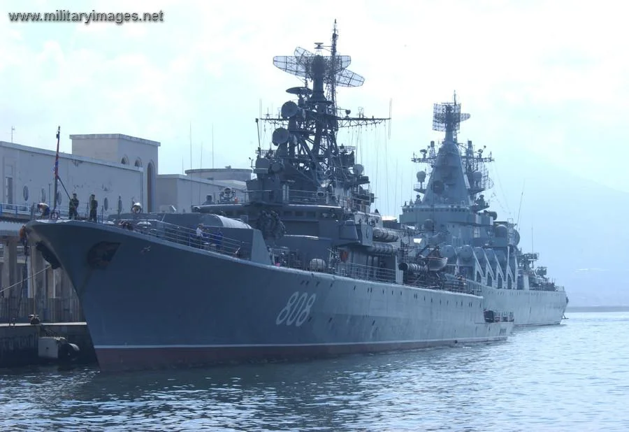 Frigate Pytliviy and cruiser Moskva berthed in Naples