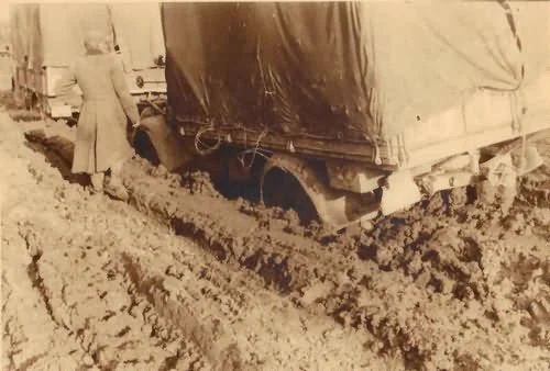 German_trucks_in_mud
