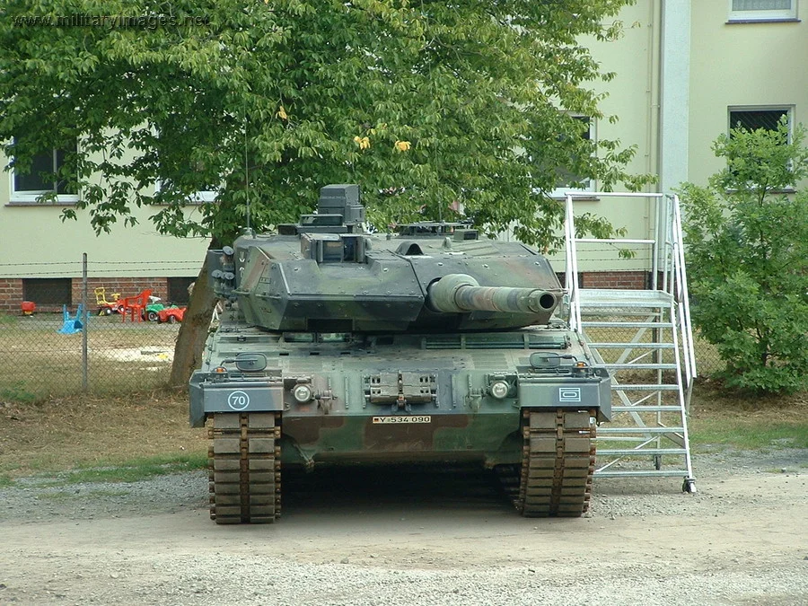 Leopard 2 A6