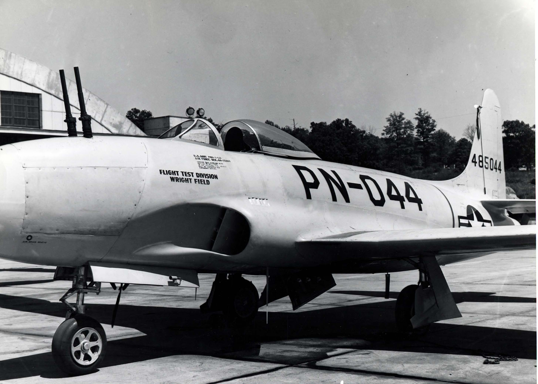 Lockheed P-80A Shooting Star angled gun test.jpg